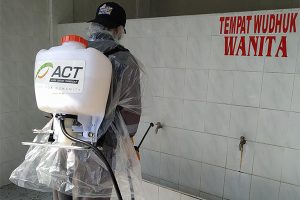 MRI ACT Semprot Disinfektan di Masjid-masjid Lhokseumawe