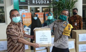 PD Bhayangkari Aceh Serahkan Alkes ke RSUDZA