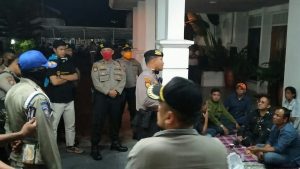 Petugas Keamanan Begadang di Rumah Plt Gubernur