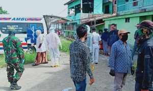 Satu Keluarga Warga Arul Kumer Dijemput Uji Swab