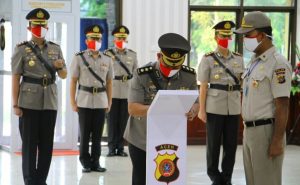 Kapolda Lantik Dir Resnarkoba dan 6 Kapolres