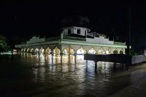 Banjir Tenggelamkan Masjid Krueng Haji
