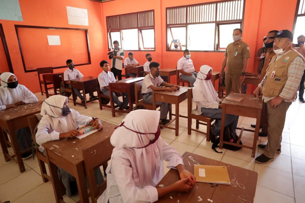 Kadisdik Aceh Tinjau Sekolah di Pedalaman Aceh Jaya