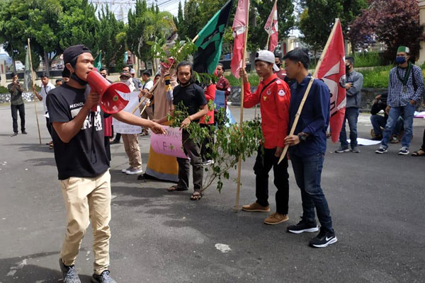 Anggota DPRA Dapil 4 Pengecut Tolak Tambang