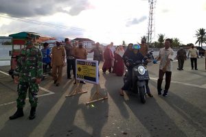 Razia Masker di Jembatan Lhoong Raya