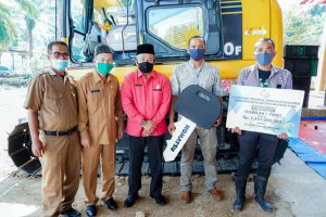 Kementerian Kelautan Perikanan Bantu Alat Berat