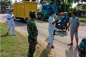 Di Kawal TNI-Polri, Satgas Covid-19 Lakukan Rapid Test di Jalan Raya