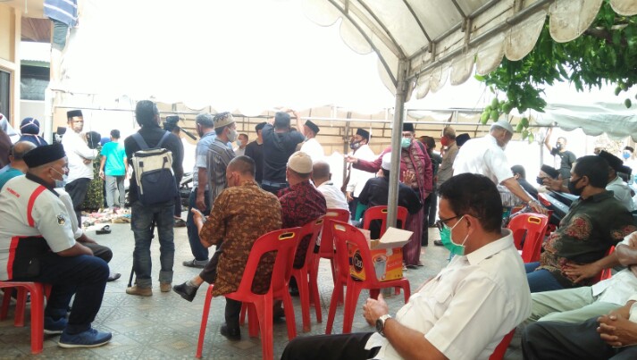 Ratusan Pelayat Datangi Rumah Duka H Harun Keuchik Leumiek