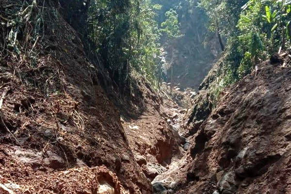 BNPB Ingatkan Potensi Tanah Longsor di Gunung Salak