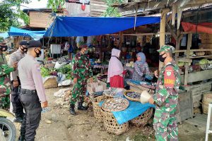 Babinsa Keliling Kampung, Sosialisasi 3M dengan Toa