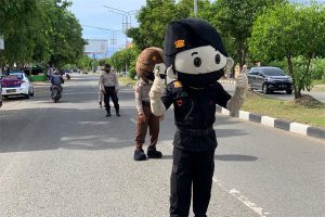 Cara Unik Polda Aceh Edukasi Masyarakat Terkait Prokes