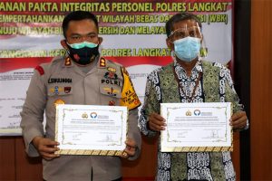 Polres Langkat Tandatangani Pakta Integritas