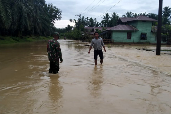 Banjir Juga Mulai Rendam Aceh Tamiang | Halaman 7