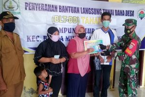 Babinsa & Babhinkamtibmas Kawal Penyaluran BLT