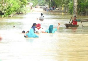 Dandim Aceh Tamiang Tinjau Lokasi Banjir di Kecamatan Tenggulun