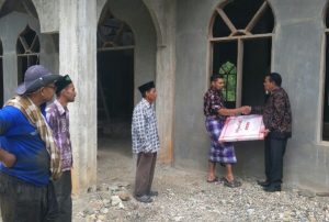 H Idris Arlem Sumbang Granit Masjid Gantung Geluni