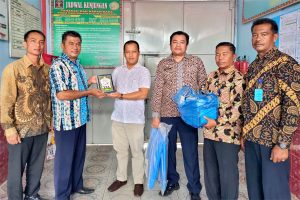 Anggota DPRK Gayo Lues, Rajali Bagi Iqra ke LP Blangkejeren