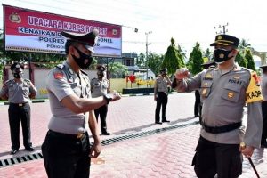 70 Polisi Aceh Timur Naik Pangkat