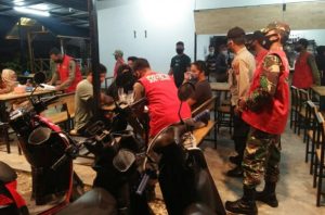 Cafe dan Pusat Jajanan Disasar Tim Peucrok Operasi Yustisi
