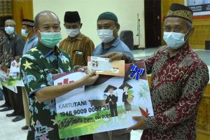 Petani Aceh Tamiang Miliki KTP Bersubsidi, Bisa Untuk Belanja