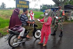 Abu Vulkanik Sinabung Resahkan Masyarakat, Puskesmas di Agara Bagikan Masker