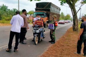 Pengendara Lalulintas Dibagikan Masker