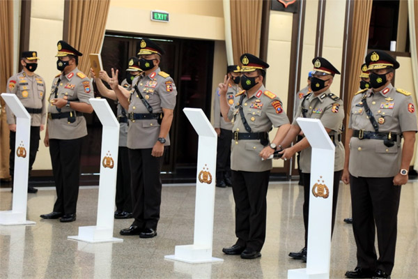 7 Kombes Pecah Bintang, 12 Pati Polri Naik Pangkat