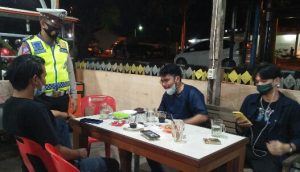 Satgas Covid-19 Razia Warkop Jelang Tengah Malam