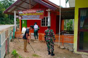Satgas PPKM Semprot Disinfektan di Seunebok Cina