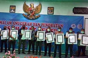 Pesawat Beri Anugerah dan Penobatan Sahabat Pers