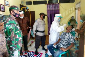 Petugas Kesehatan Lacak Jejak Covid-19 di Madat