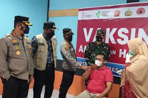 Masyarakat Antusias Ikuti Serbuan Vaksin Massal