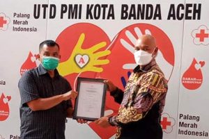 Plt Bupati Bener Meriah Terima Penghargaan Dari PMI Aceh