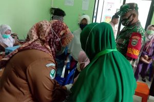 Lansia Divaksin di Puskesmas Langsa Timur