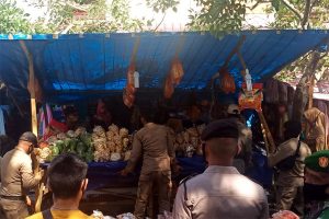 Lapak Liar PKL di Meulaboh Ditertibkan