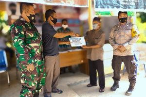 Warga Gampong Bantaian Timur Terima BLT DG