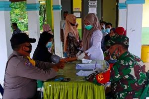 Dua Babin Rantau Peureulak, Dampingi Vaksinasi Massal