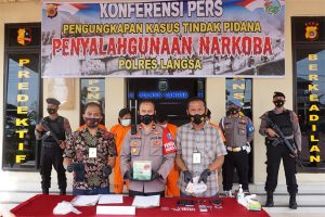 Polisi Sita 1 Kg Sabu Impor & Amankan 4 Pengedar