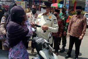 Covid-19 Masih Melanda, Bupati Aceh Barat Turun ke Jalan