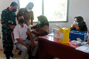 Muspika Dampingi Vaksinasi Pelajar SMAN Peunaron