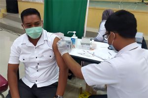 Civitas Akademika IAIN Langsa Divaksin