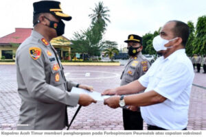 Forkopimcam Peureulak dapat Penghargaan dari Kapolres atas Capaian Vaksinasi