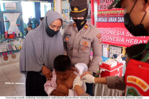 Luar Biasa.. Humas Polda Vaksinasi Ribuan Anak Sekolah di Aceh Besar