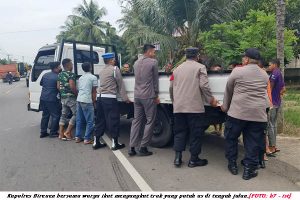 Truk Patah As di Jalan, Kapolres Turun Tangan