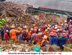 Empat Warga Tewas Tertimbun Tanah Longsor