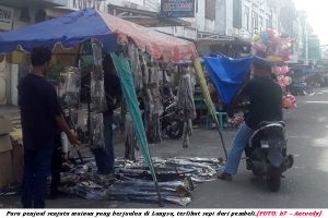 Pedagang Senjata Mainan di Langsa Sepi Pembeli