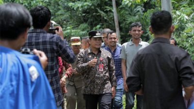 Kunjungi Desa Pedalaman di Aceh Jaya, Pj Bupati Sahuti Curhatan Warga