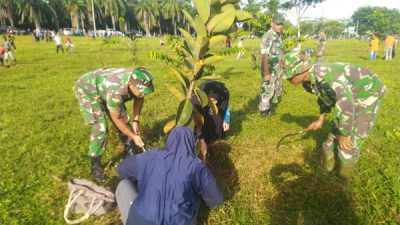 Pemko Langsa dan Kodim Aceh Timur Gotong Royong Rawat Taman Hutan Kota
