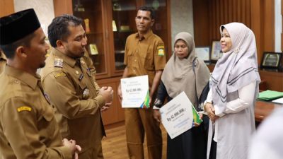 Ahli Waris Perangkat Gampong Terima Santunan Kematian