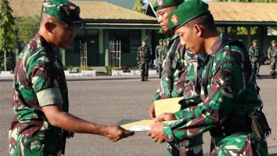 Dua Babinsa Berprestasi Dapat Penghargaan